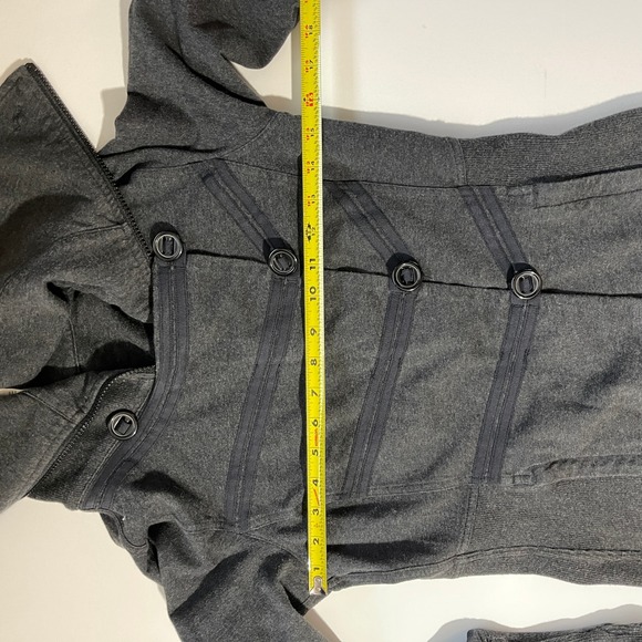 Lululemon Athletica Women's‎ Charcoal Grey Admiral Jacket Size 6 - Picture 9 of 9